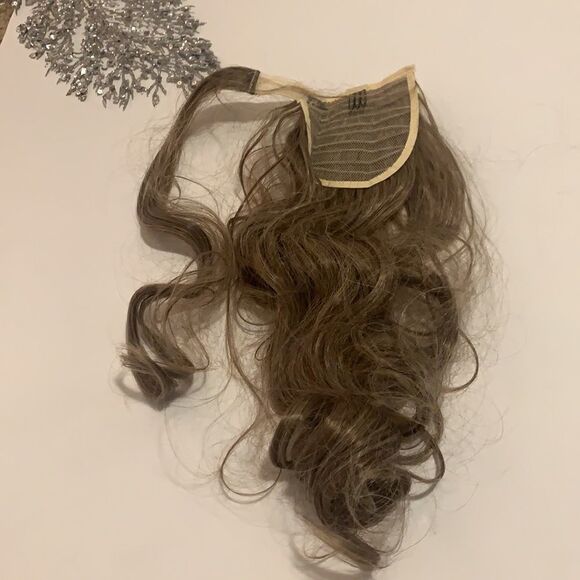 🎀17” S-NOILITE Wrap Around Clip in Ponytail🎀 - Picture 5 of 5